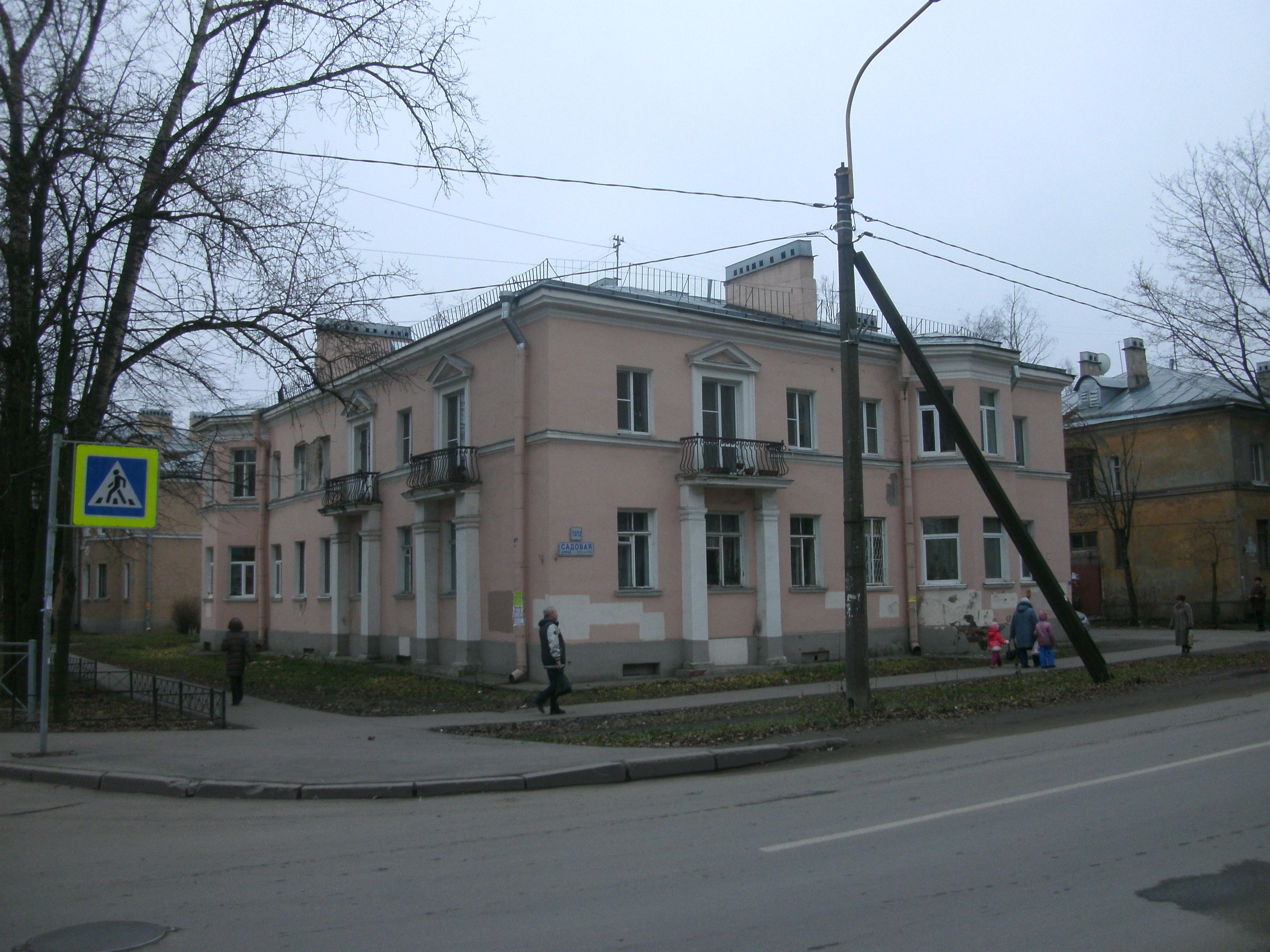 Пионерская ул., 12/15 Пионерская ул., 12/15