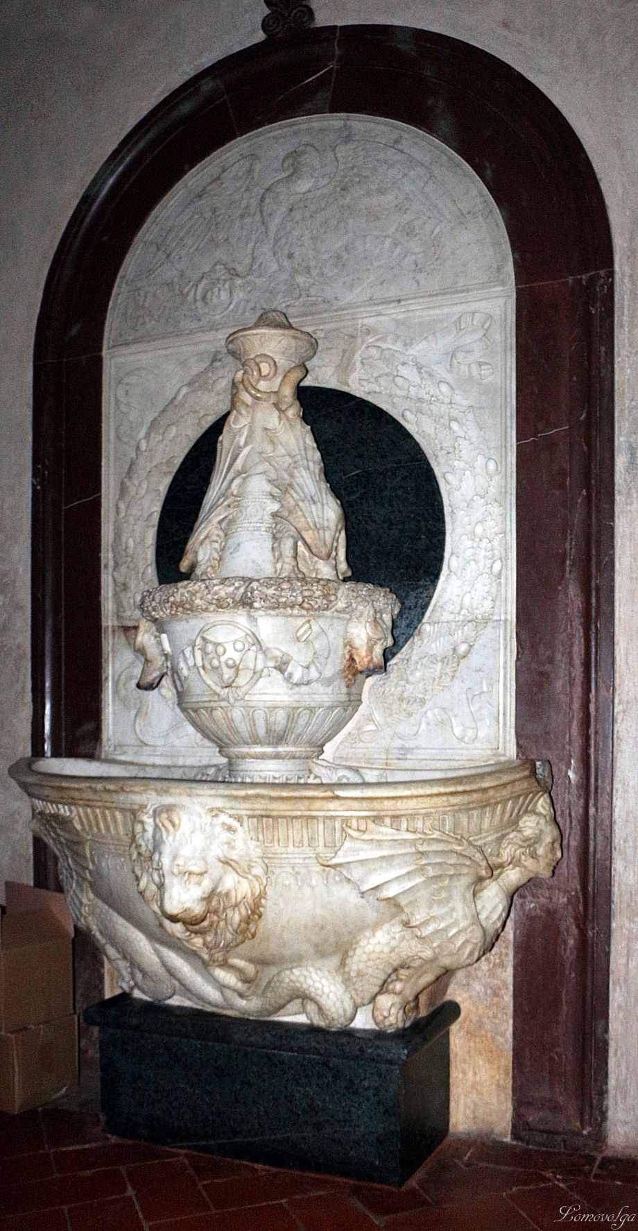 27Verrocchio,_lavabo_dellasagrestia_vecchia,_03.jpg