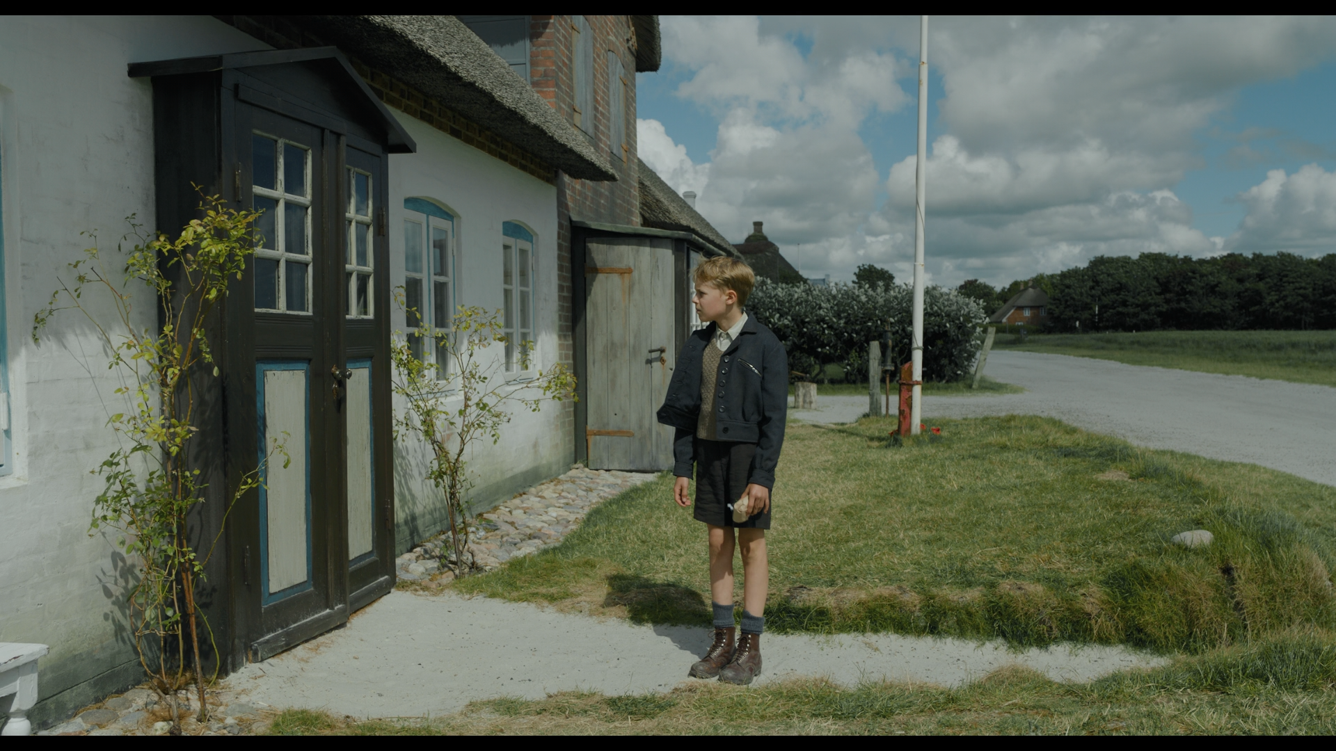 Amrum 2025 BDRemux 1080p.mkv_snapshot_01.11.40.png