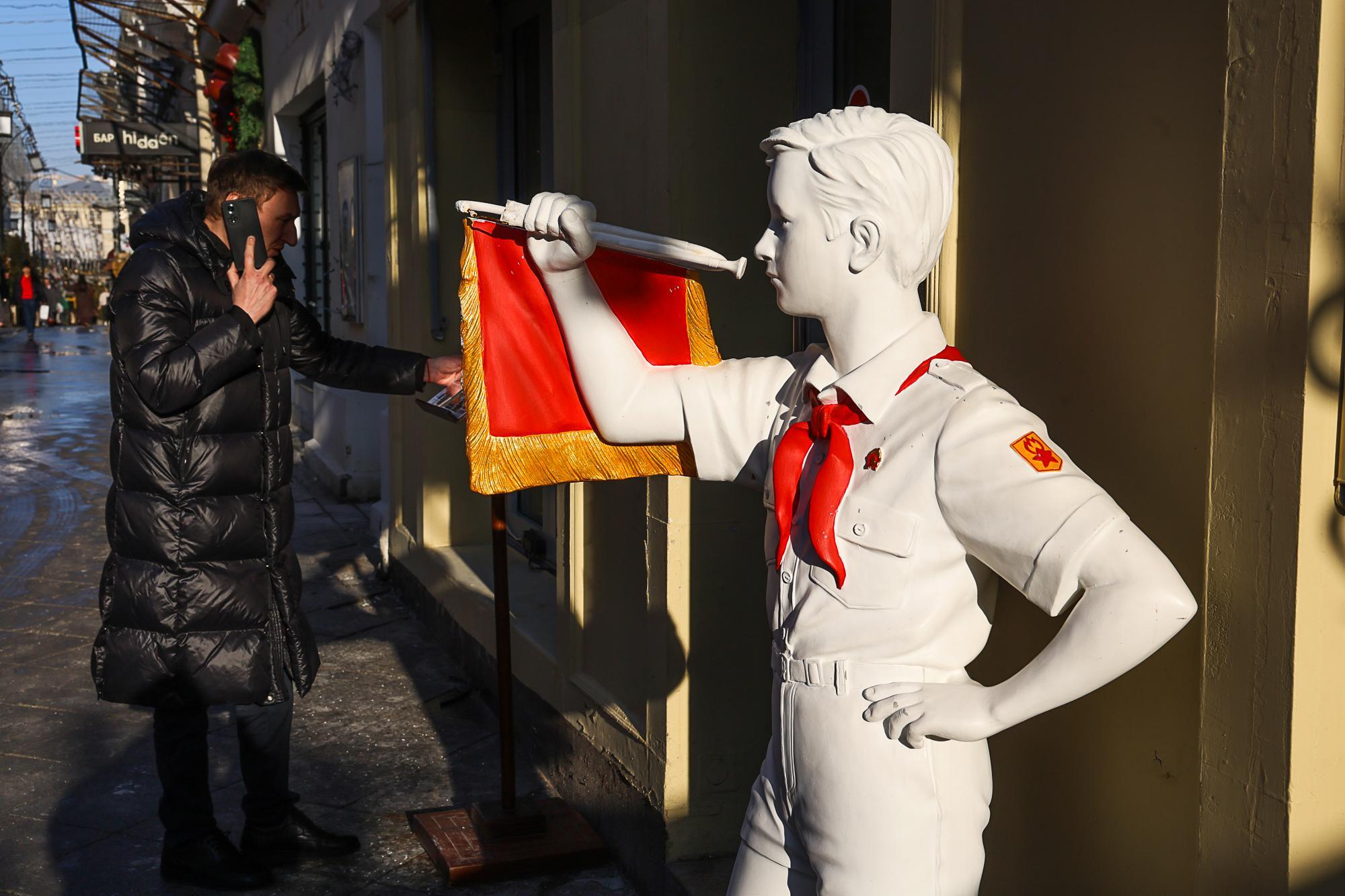 Эпоха дефицита и побед: проверьте свои знания о жизни в Советском Союзе