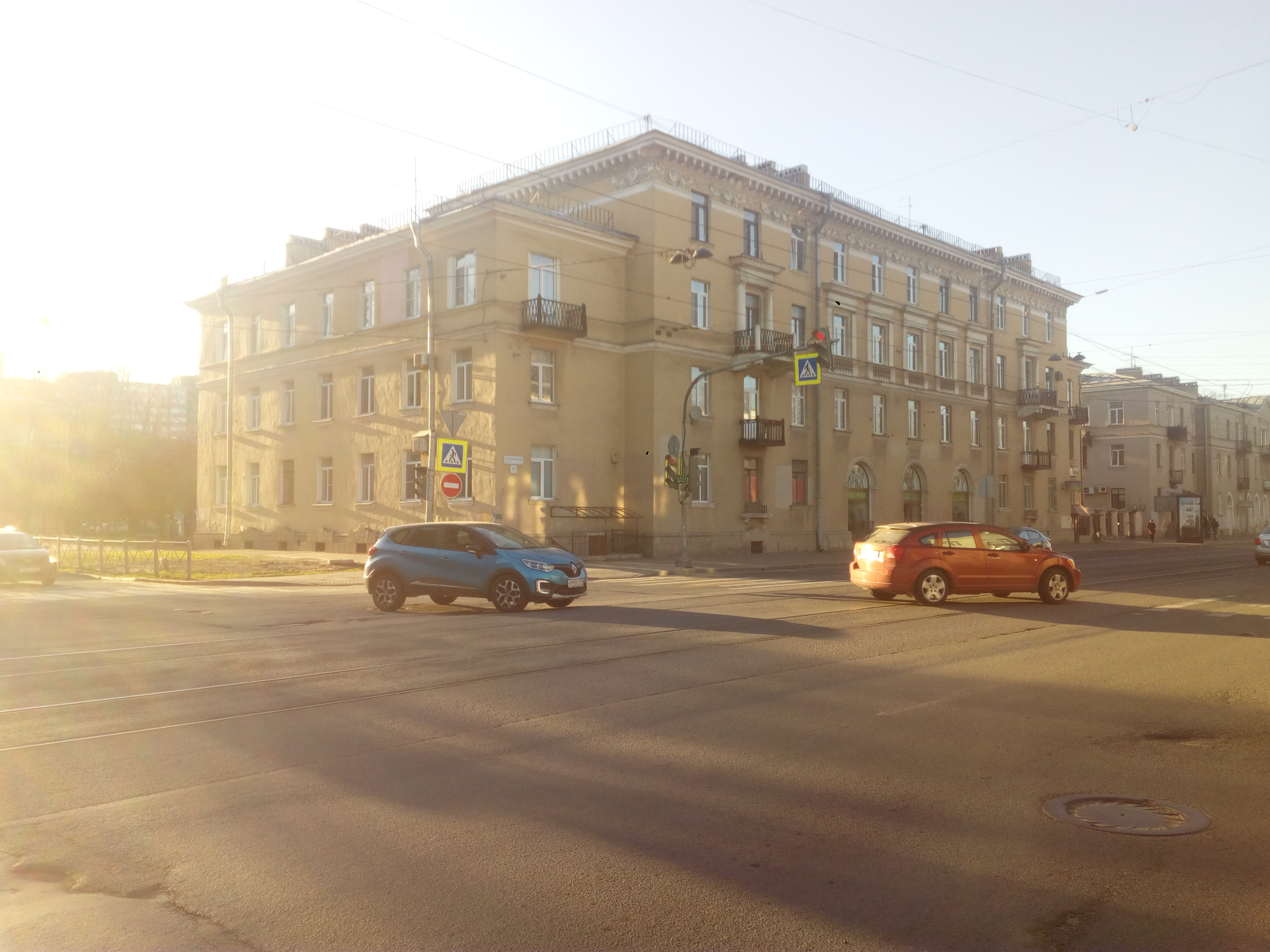 Среднеохтинский 42к1_2.jpg