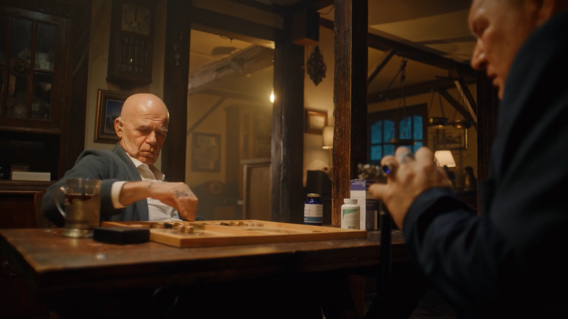 Psy.i.volki.S01.E01.2026.WEB-DL.1080p.ExKinoRay.mkv_snapshot_39.54.png