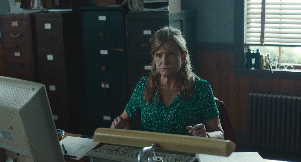Widows.Bay.S01E01.WEB-DLRip.x264.seleZen.mkv_20260502_124246.492.png