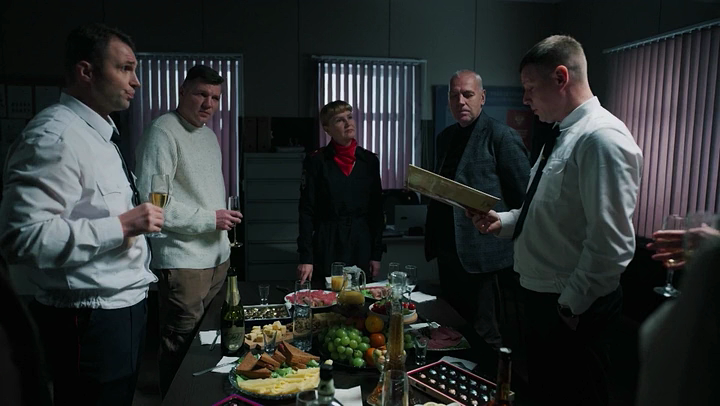 Шальной отдел.S01E01.WEB-DLRip.x264.seleZen.mkv_20260504_194951.090.png