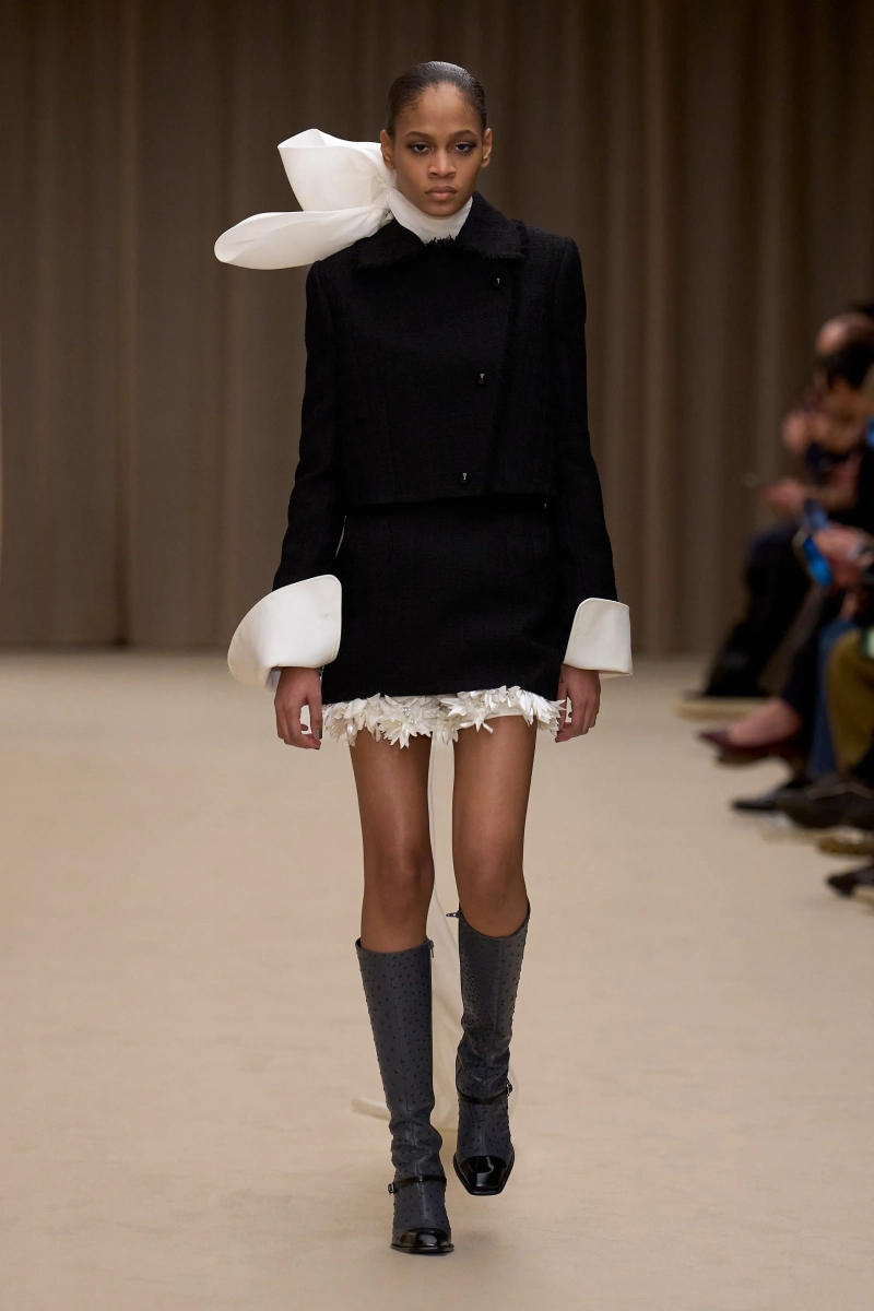 00006-mcqueen-fall-2026-ready-to-wear-credit-gorunway.webp