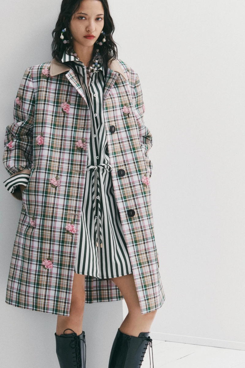 00004-carolina-herrera-prefall-2026-credit-brand.webp