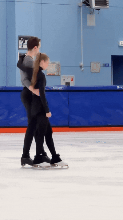 https://i4.imageban.ru/out/2026/05/14/951de296373c83acb9ee3fbcb2737828.gif