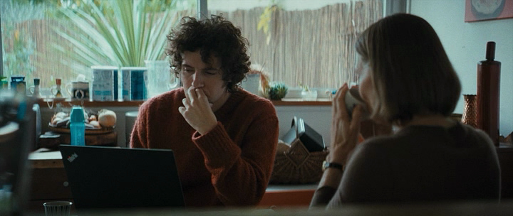 A.Private.Life.2025.DUB.BDRip.seleZen.avi_20260523_122130.987.png