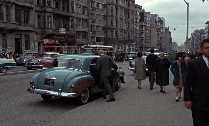 Iz.Rossii.S.Lyubovyu.1963.HDRip-AVC.ExKinoRay.mkv_snapshot_00.31.51.284.png