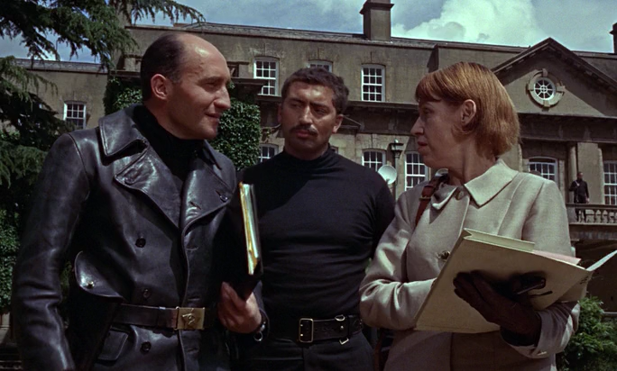 Iz.Rossii.S.Lyubovyu.1963.HDRip-AVC.ExKinoRay.mkv_snapshot_00.12.27.664.png