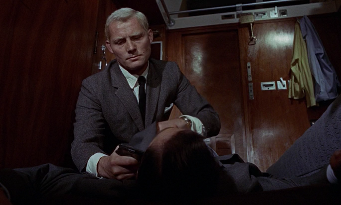 Iz.Rossii.S.Lyubovyu.1963.HDRip-AVC.ExKinoRay.mkv_snapshot_01.27.54.269.png