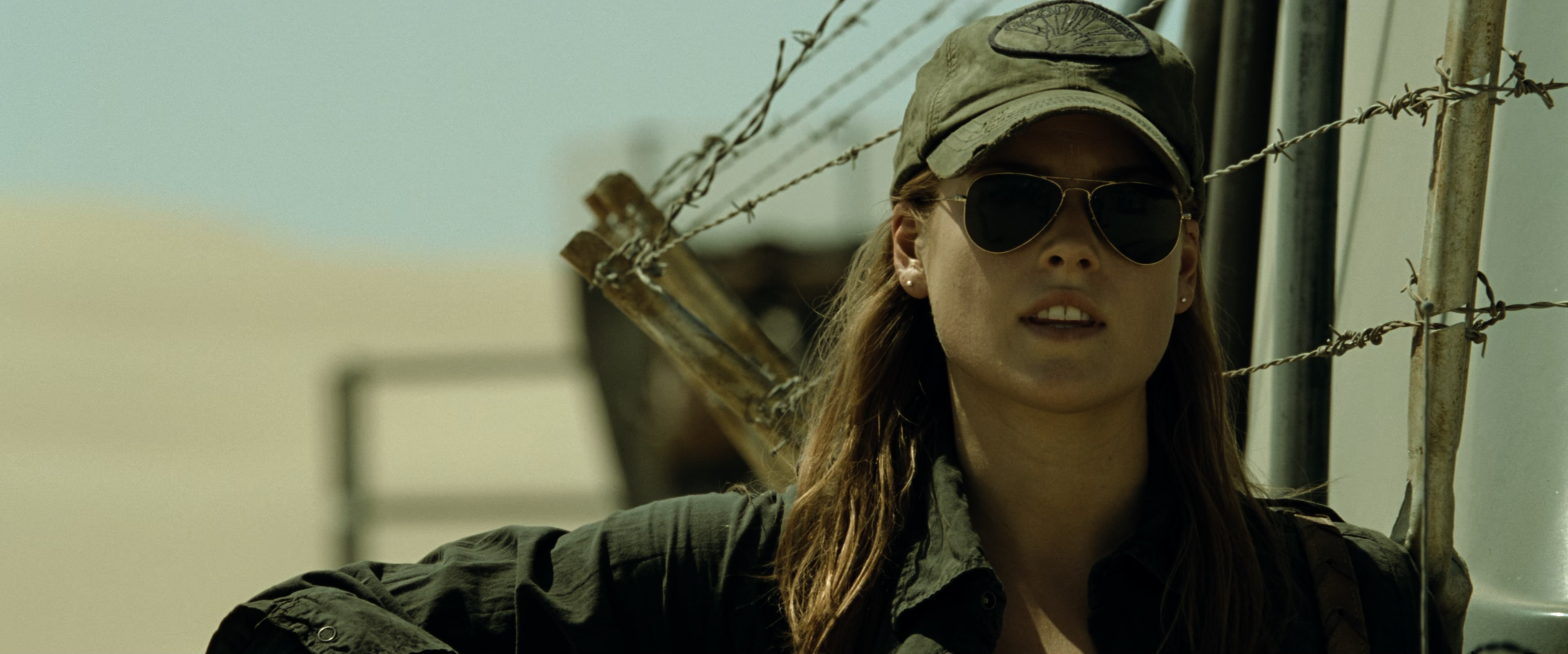 Resident Evil Extinction (2007) BDRip 2160p-NVENC 10 bit [HDR].mkv_snapshot_00.22.07.376.jpg