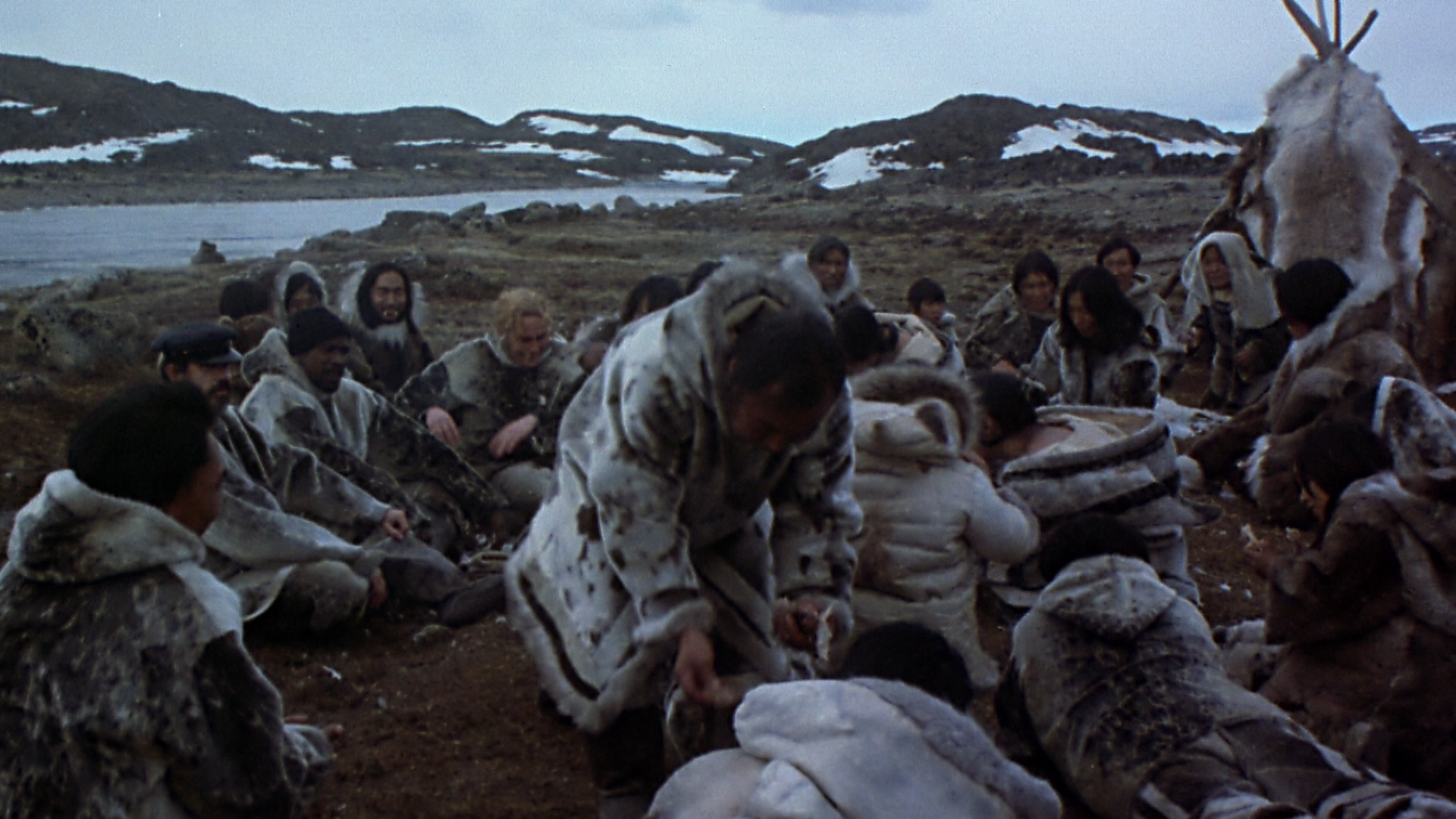 The.White.Dawn.1974.BDRemux.1080p.mkv_snapshot_00.41.06.805.png