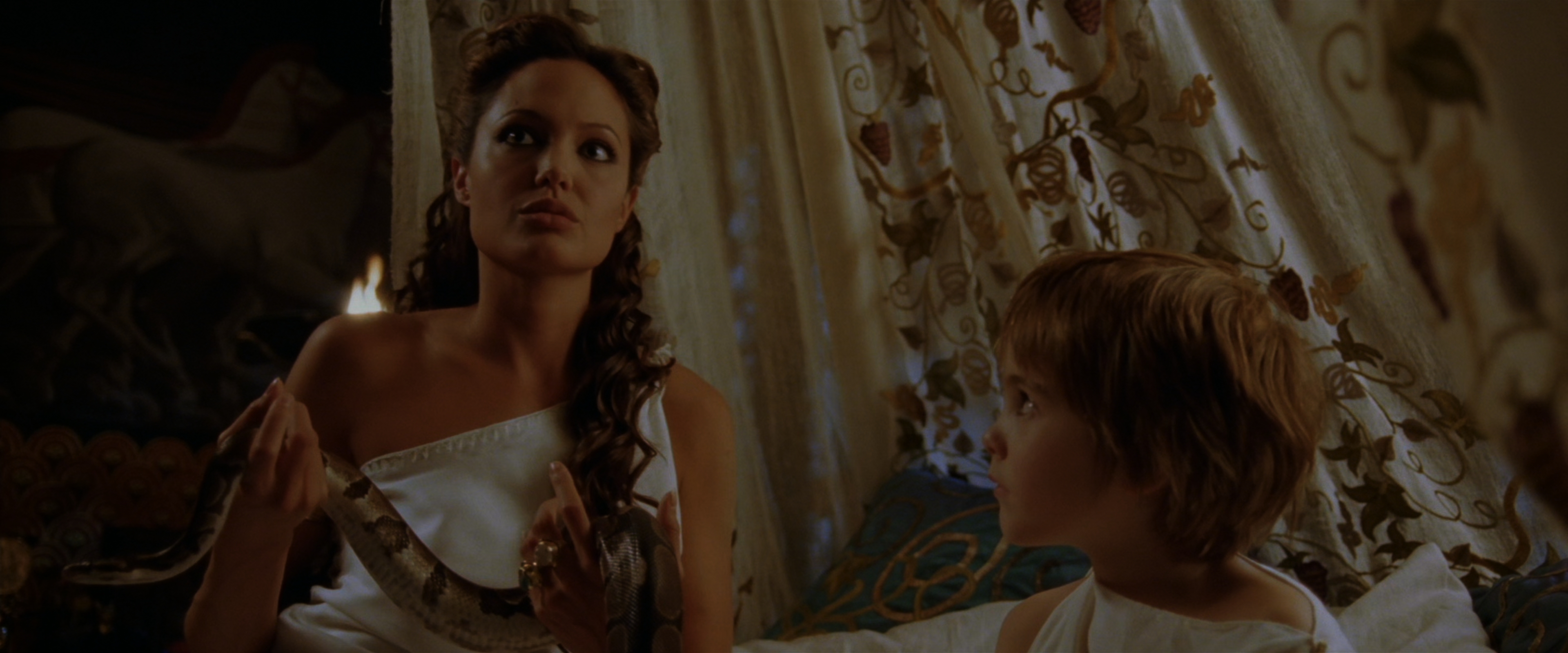 Alexander.2004.Revisited.The.Final.Cut.UHD.BDRip.2160p.HDR10.DV.Voldmair.mkv_snapshot_00.39.05.184.jpg