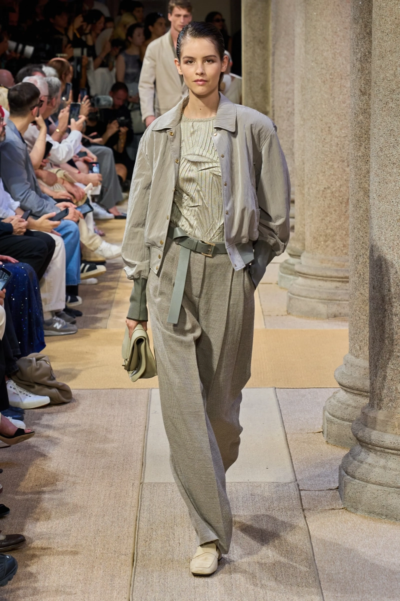 00030-giorgio-armani-spring-2027-menswear-credit-gorunway.webp