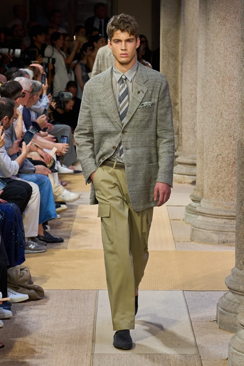 00068-giorgio-armani-spring-2027-menswear-credit-gorunway.webp