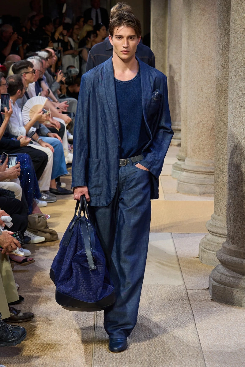 00123-giorgio-armani-spring-2027-menswear-credit-gorunway.webp