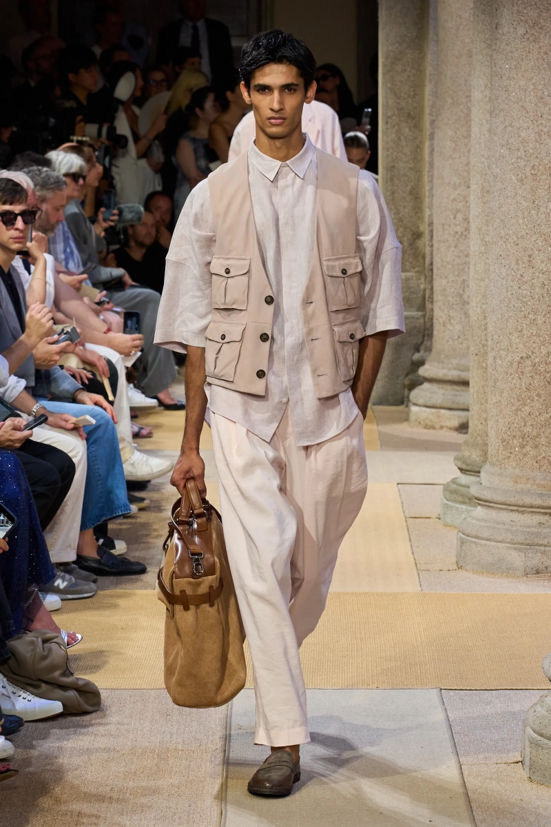 00137-giorgio-armani-spring-2027-menswear-credit-gorunway.webp