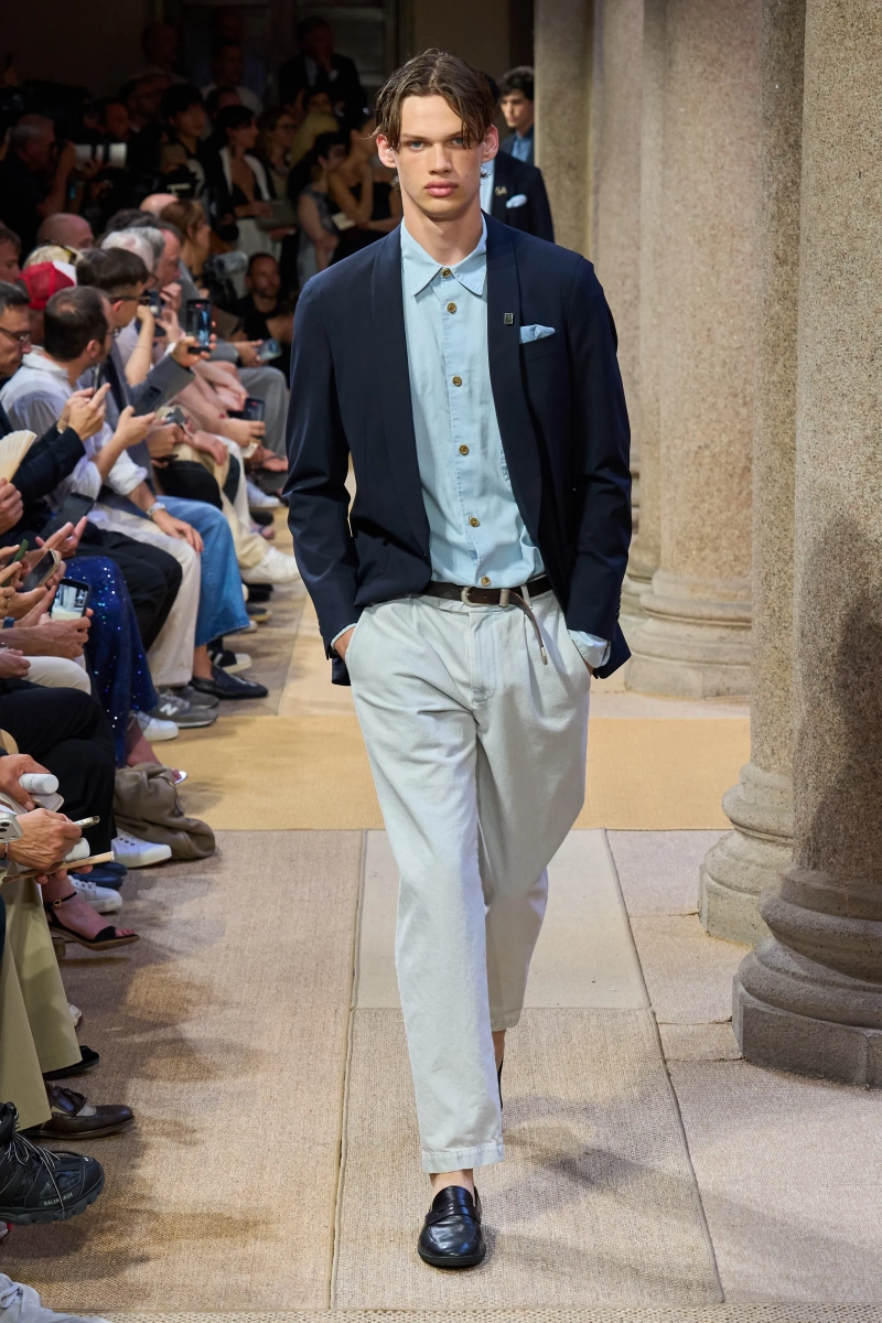 00116-giorgio-armani-spring-2027-menswear-credit-gorunway.webp