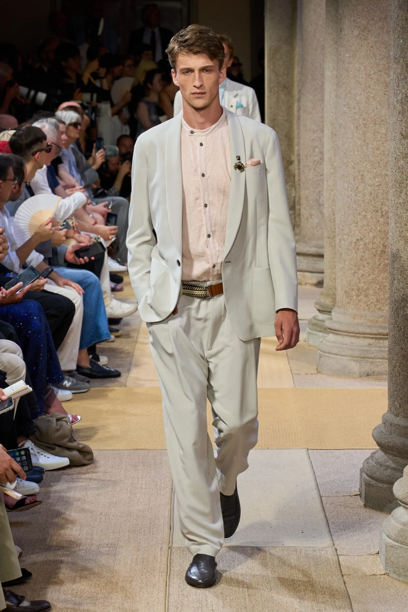 00134-giorgio-armani-spring-2027-menswear-credit-gorunway.webp