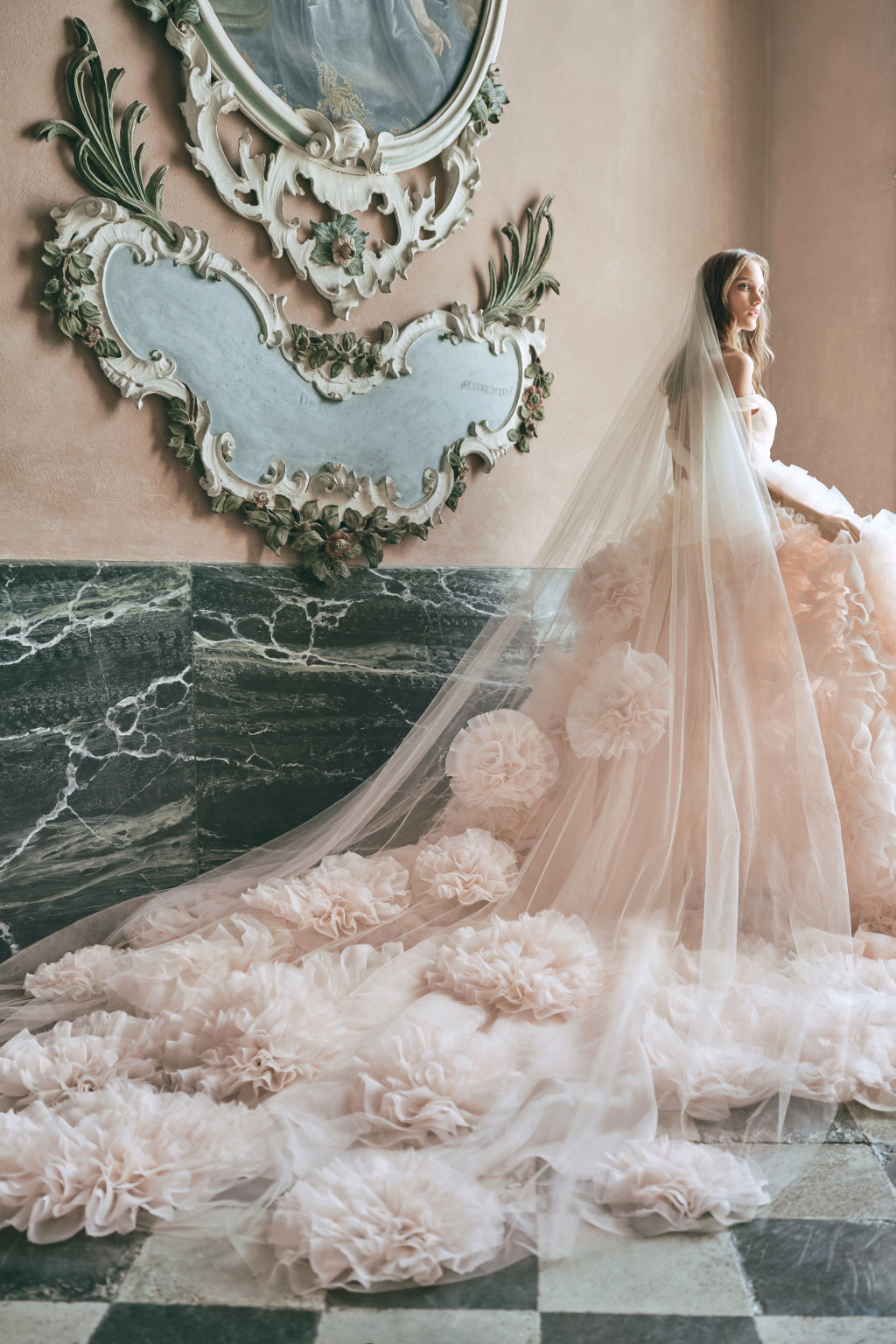 00012-Monique-Lhuillier- New-York-Bridal-Fall-2020-credit-KT-Merry.jpg