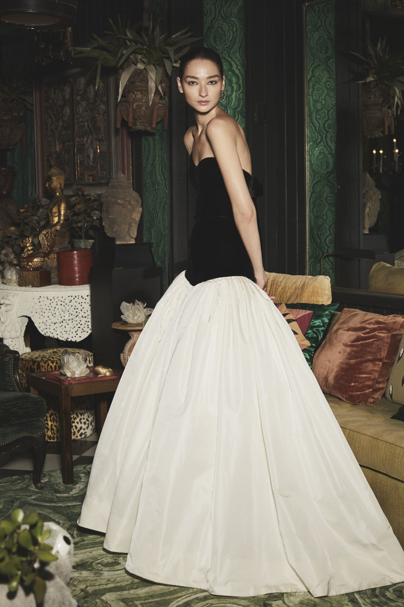 00011-monique-Lhuillier-fall-2019.jpg