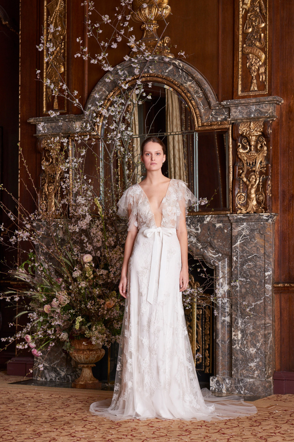 005-MoniqueLhuillier_Spring_2019_Bridal_Look_5_Amie.jpg