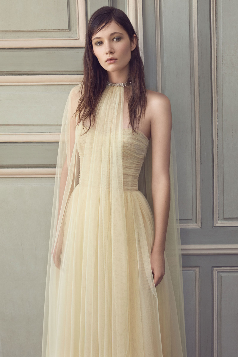 004-Spring-2019-Monique-Lhuillier.jpg