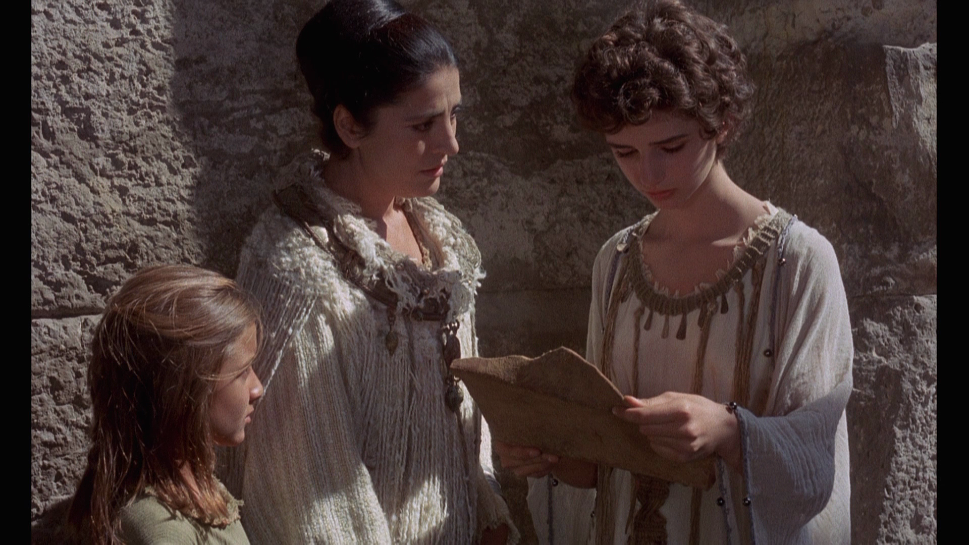 Iphigenia.1977.Radiance.Films.BDRemux.1080p.mkv_20260704_104102.676.png