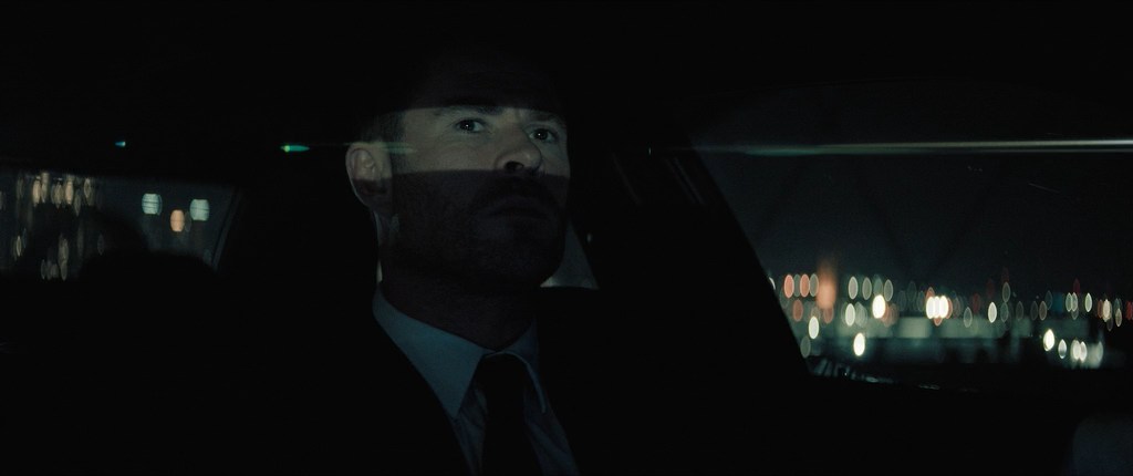 Ograblenie_v_Los-Angeles.D.A.2026.BDRip-AVC.v2 (1).mkv_snapshot_00.06.23.133.jpg