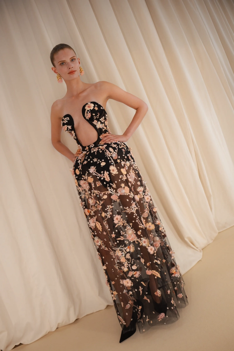 Schiaparelli_pariscouturess27_backstageacielle_16.webp