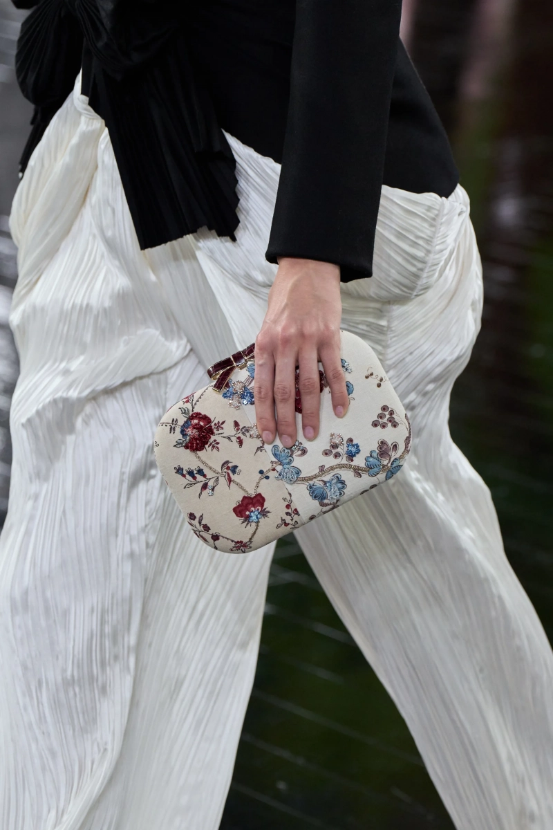 00133-christian-dior-fall-2026-couture-details-credit-gorunway.webp