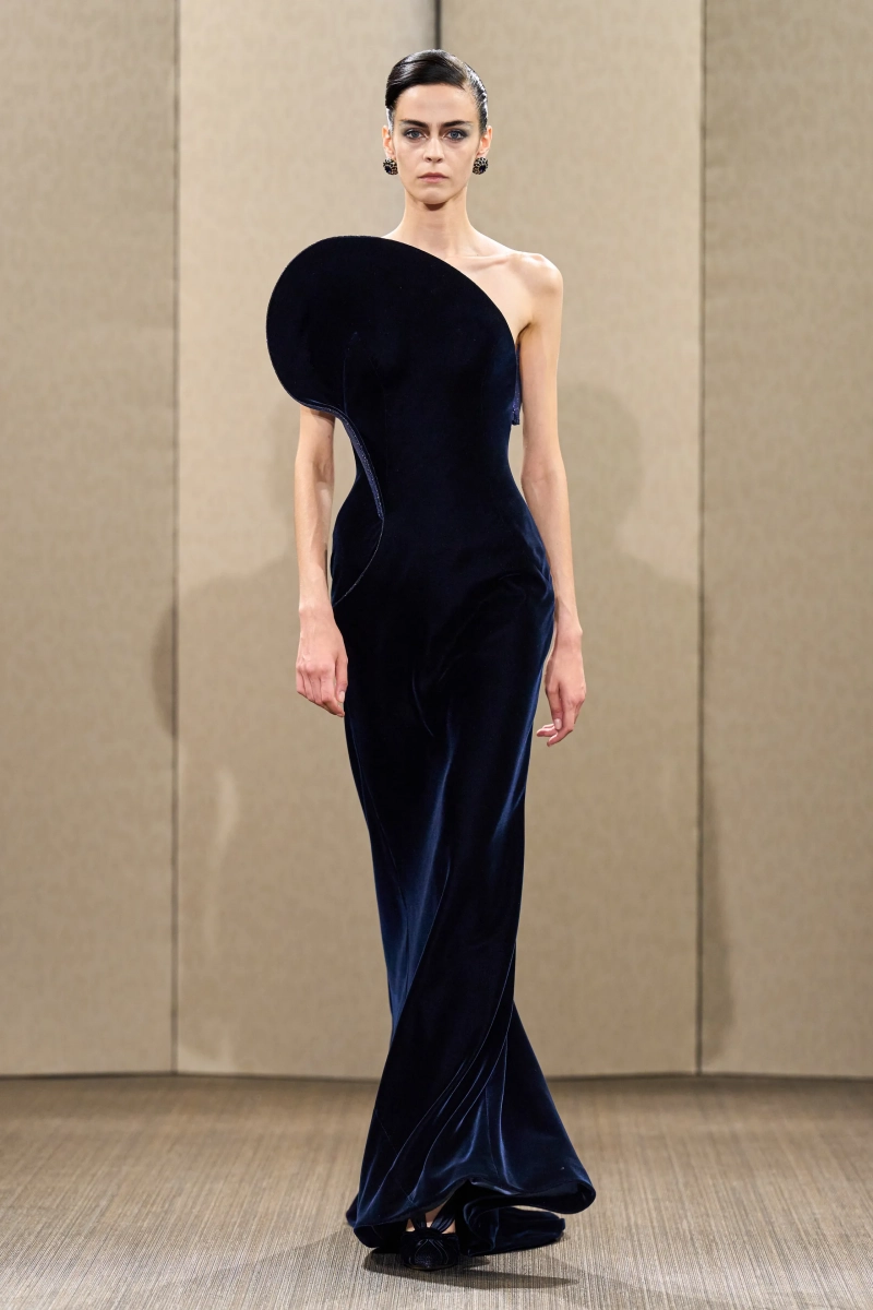 00055-armani-prive-fall-2026-couture-credit-gorunway.webp