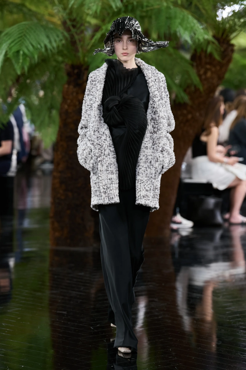 00053-christian-dior-fall-2026-couture-credit-gorunway.webp