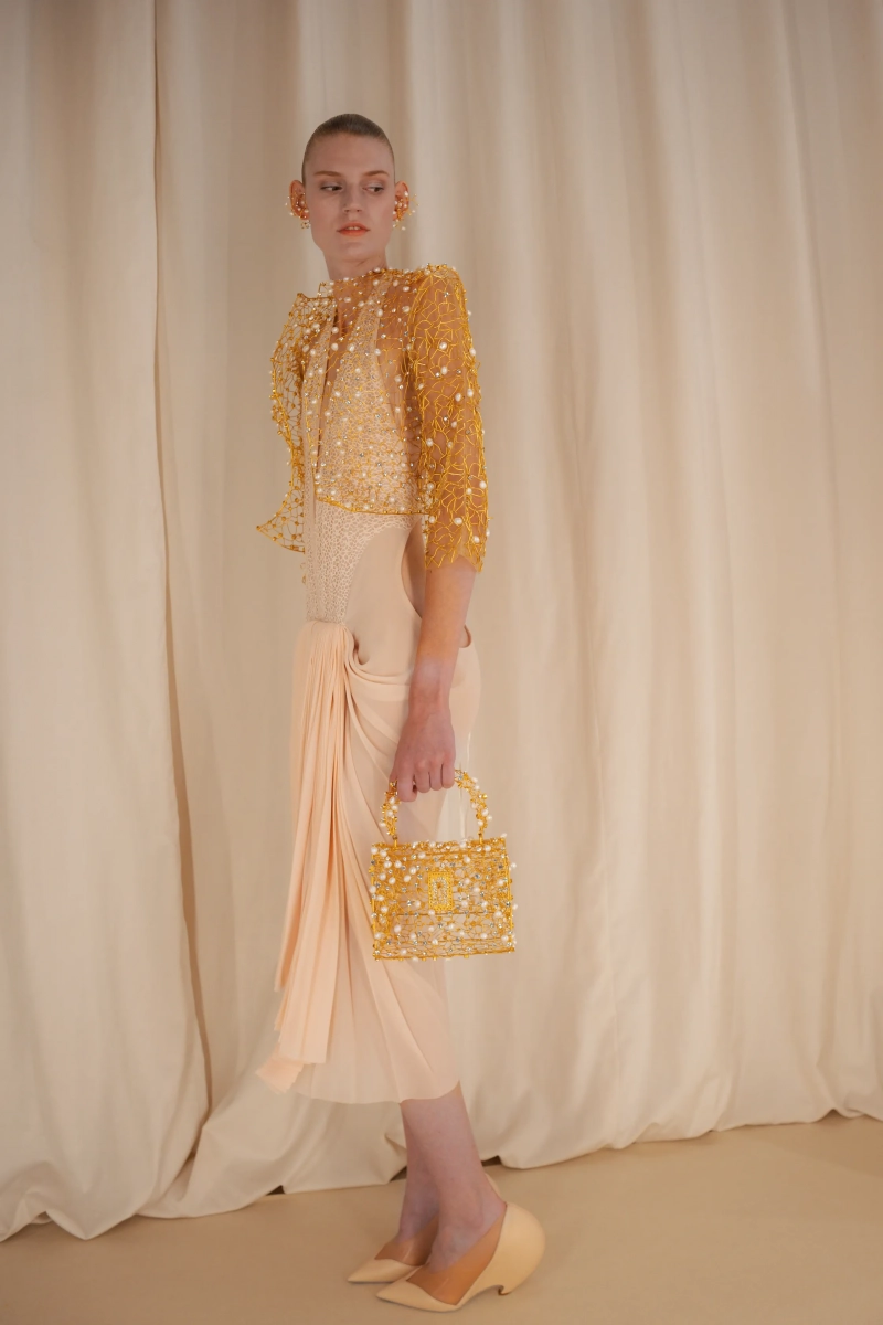 Schiaparelli_pariscouturess27_backstageacielle_10.webp
