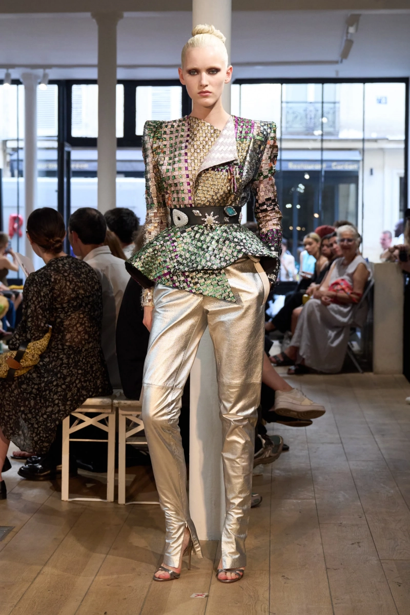 00023-ronald-van-der-kemp-fall-2026-couture-credit-gorunway.webp