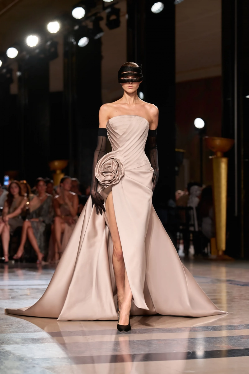 00006-elie-saab-fall-2026-couture-credit-gorunway.webp