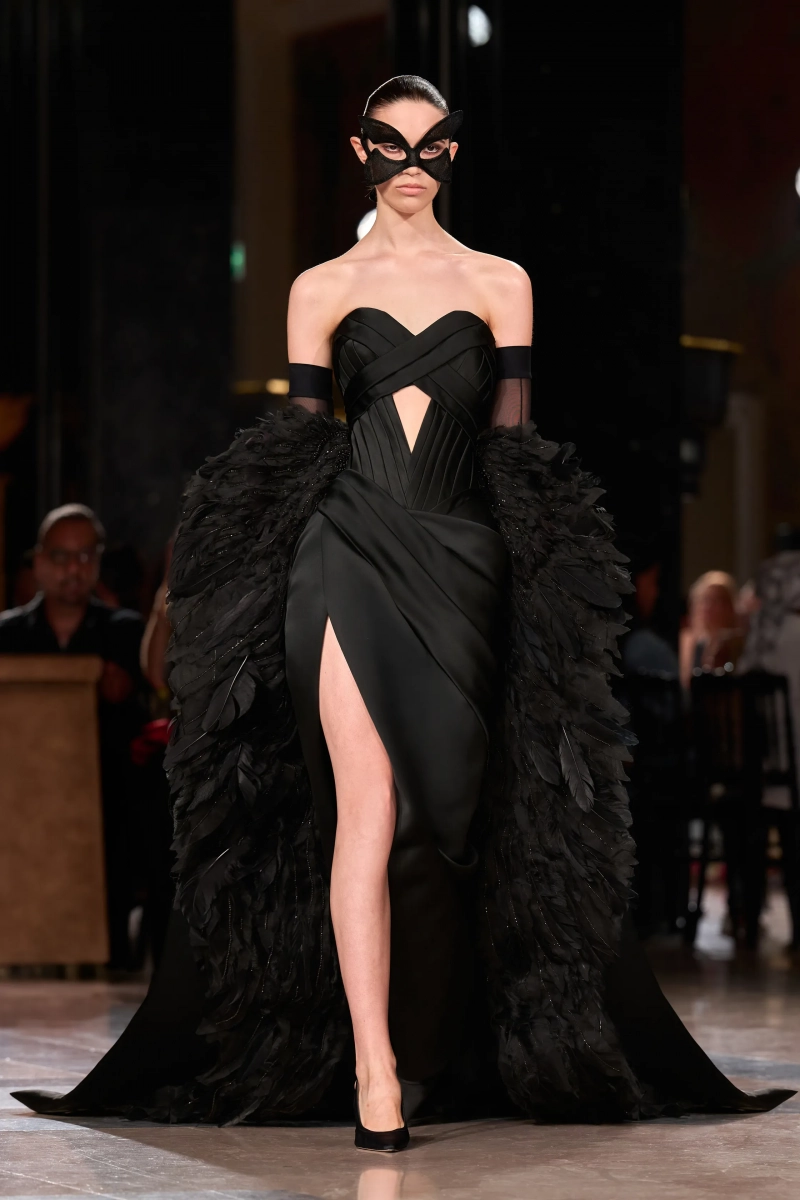 00002-elie-saab-fall-2026-couture-credit-gorunway.webp