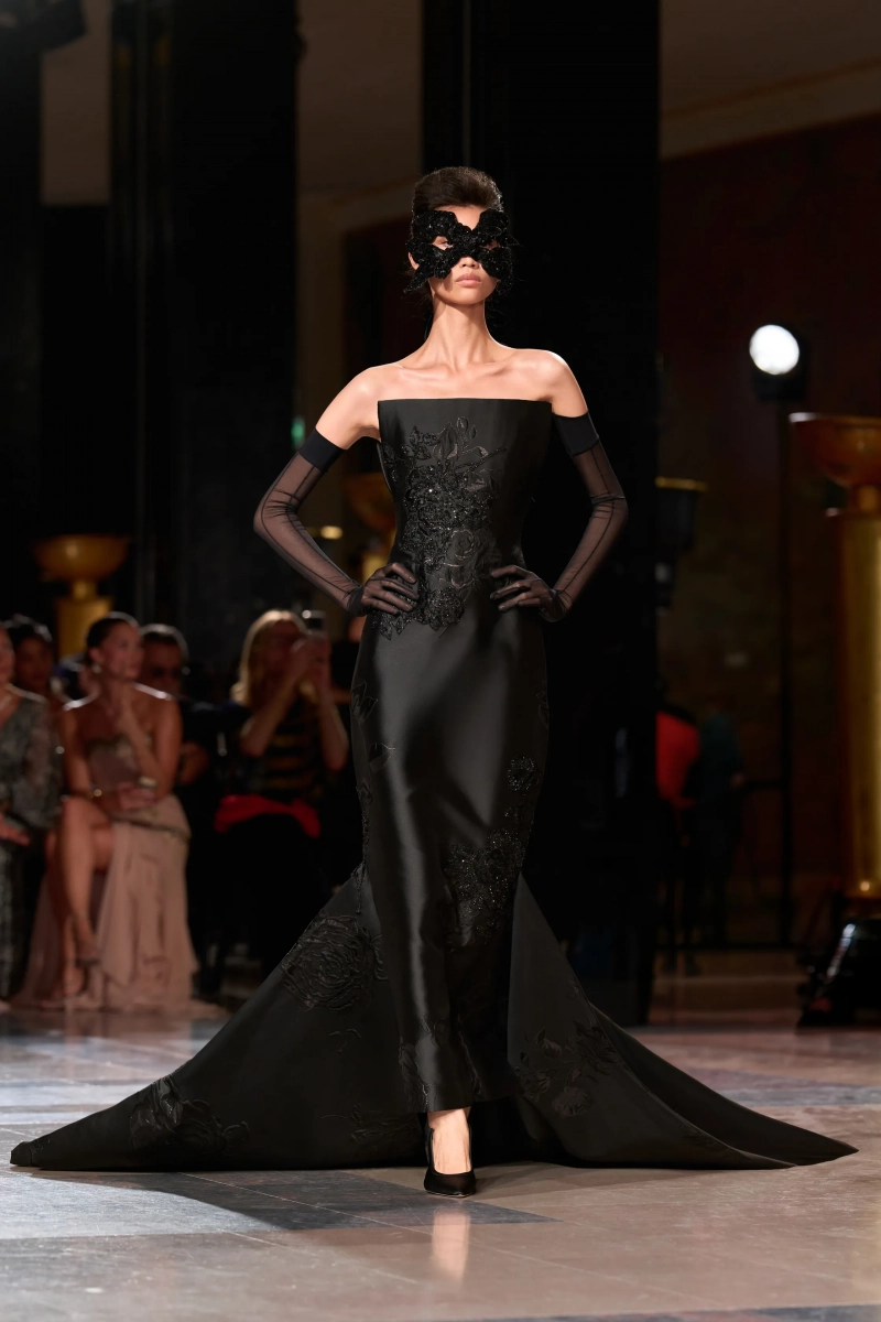 00010-elie-saab-fall-2026-couture-credit-gorunway.webp