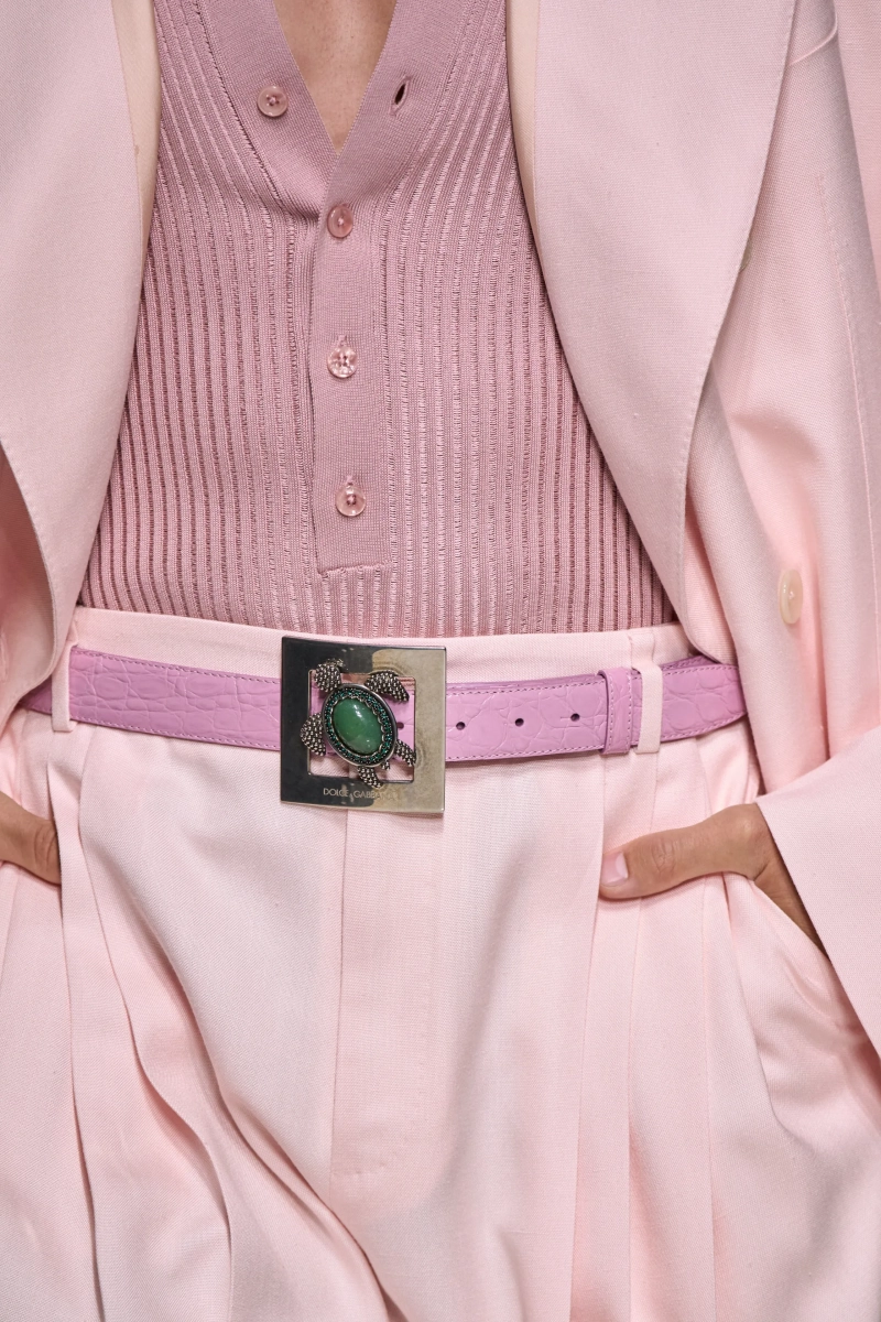 00160-dolce-and-gabbana-spring-2027-menswear-details-credit-gorunway.webp