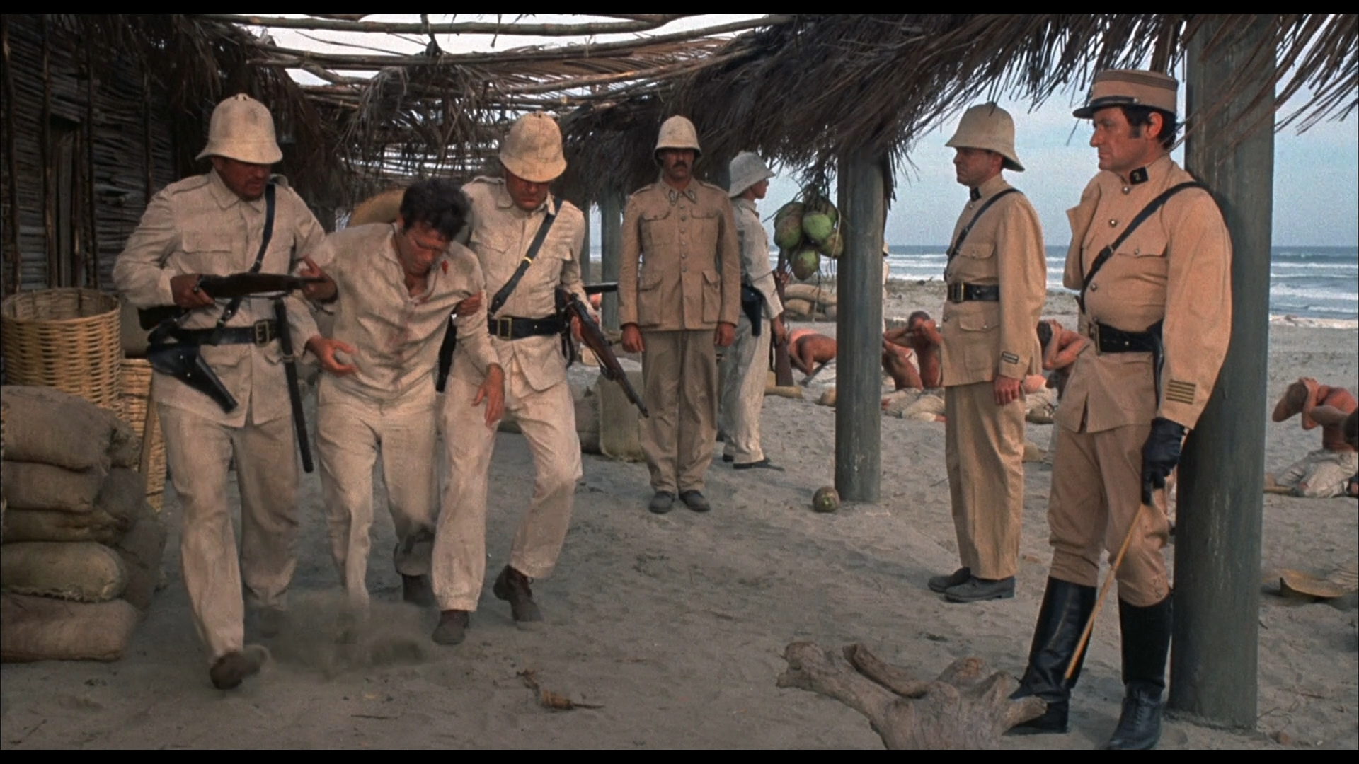 I.Escaped.from.Devils.Island.1973.BDRemux.1080p.mkv_snapshot_00.31.36.901.png