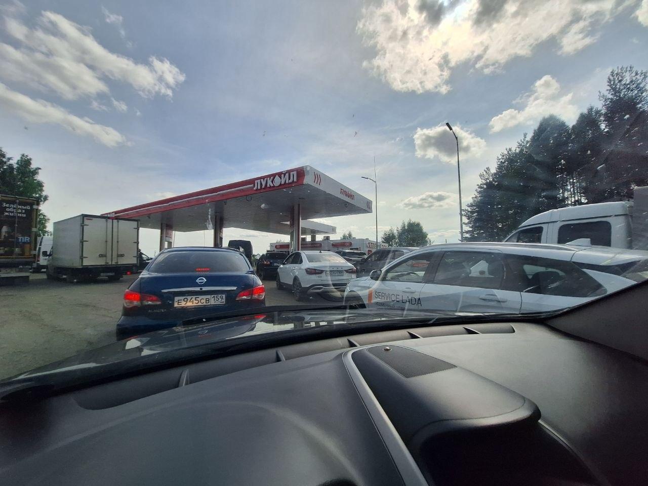 Автотурист из Екатеринбурга делится опытом поиска бензина по России
