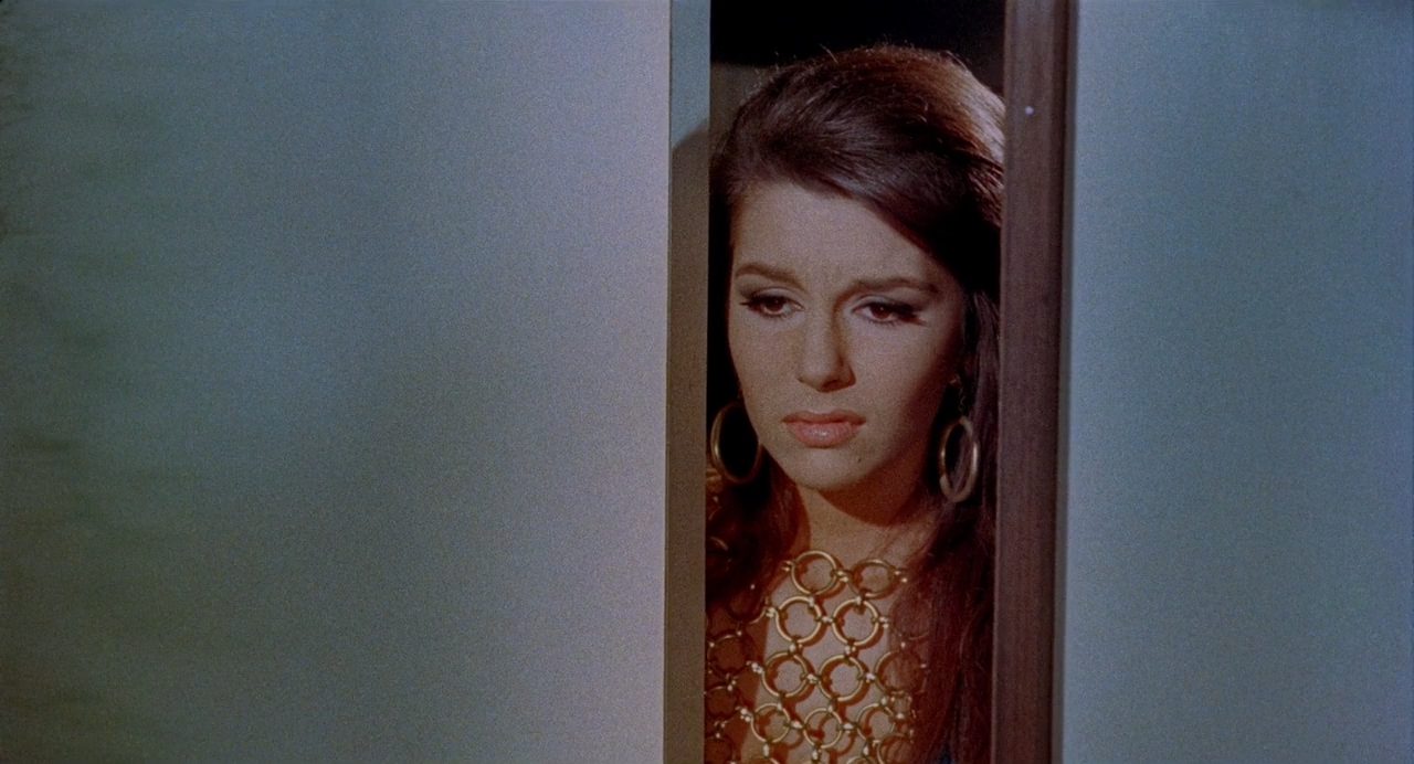Четыре раза той ночью.1971.BDRip 720p msltel.mkv_snapshot_01.03.52.205.jpg