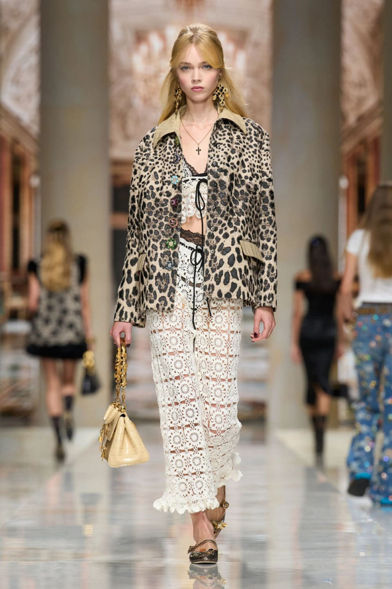 Dolce-Gabbana-Spring-Summer-2027-Runway-Magazine-39.jpg