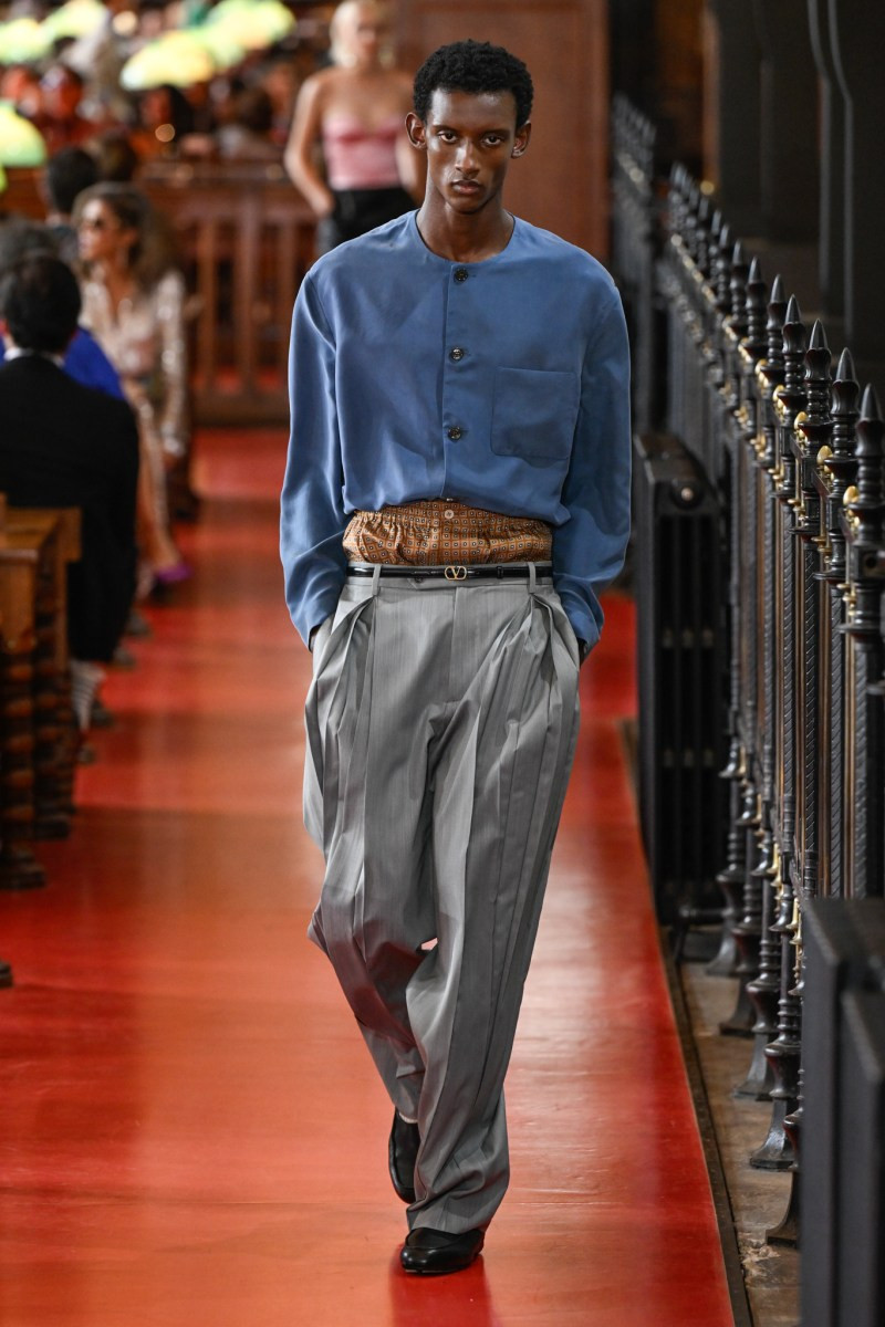 valentino-spring-27-rtw-pfw-r-gg-052.jpeg