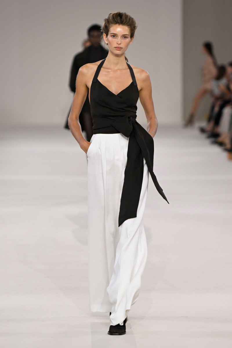 max-mara-spring-27-rtw-r-gg-010.jpg