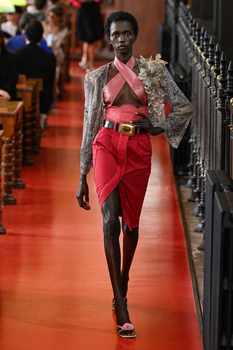 valentino-spring-27-rtw-pfw-r-gg-037.jpeg
