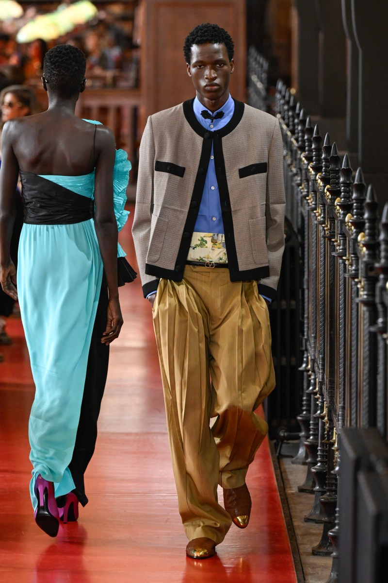 valentino-spring-27-rtw-pfw-r-gg-077.jpeg