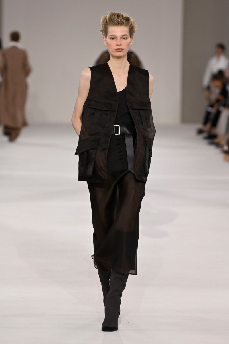 max-mara-spring-27-rtw-r-gg-021.jpg