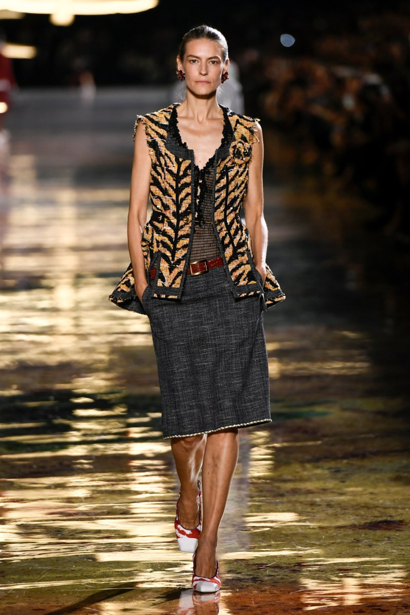 chanel-spring-2027-rtw-r-dm-0018.jpg